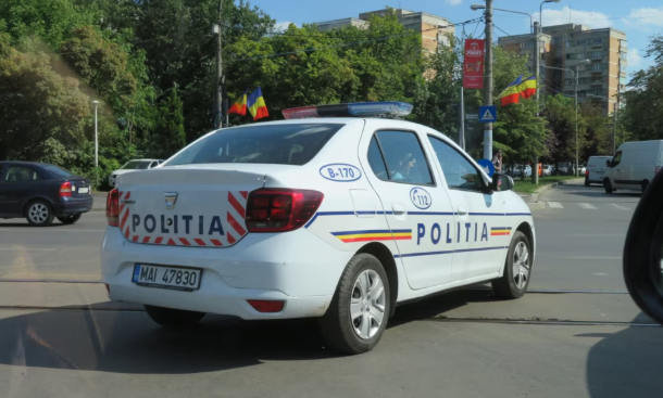 Taximetriști atacați și tâlhăriți de adolescenți. Patru tineri au fost reținuți - fara-permis-1778338517.webp