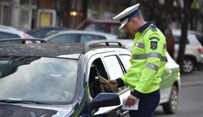 Fără permis de conducere și în stare de ebrietate, prins de polițiști la volan