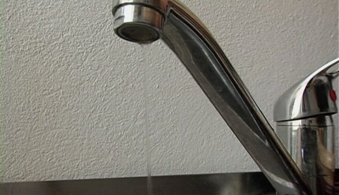 Lucrări RADET/ Poarta 6, fără apă caldă - faraapalarobinet1349123361-1349247000.jpg