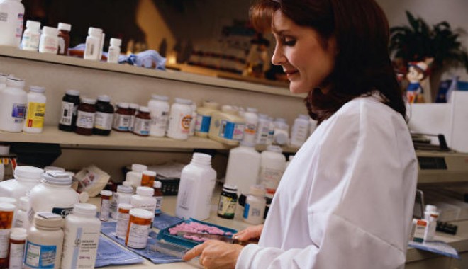 Rețeta electronică le face zile fripte farmaciștilor - farm-1346968640.jpg