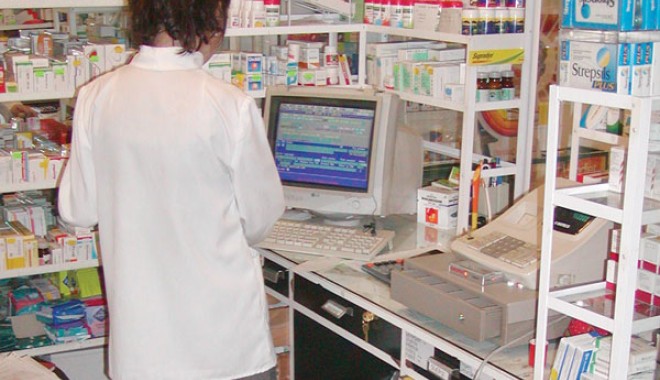 Aproape 44.000 de rețete electronice, eliberate luna aceasta - farmacista1-1343288731.jpg