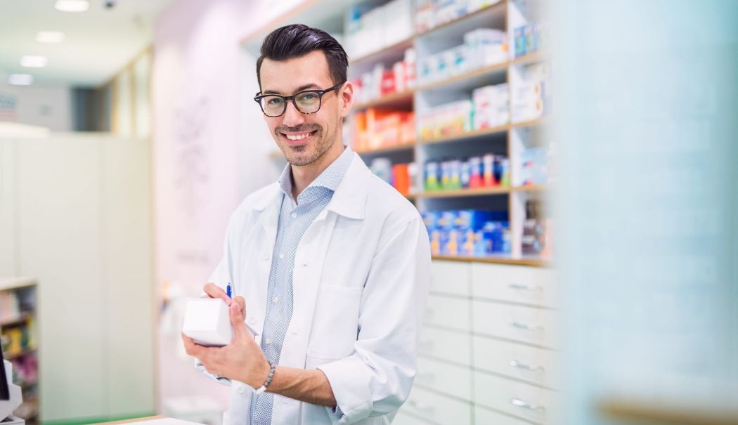 Farmacistul, descurcăreţ foc - farmacistul-1740503550.jpg