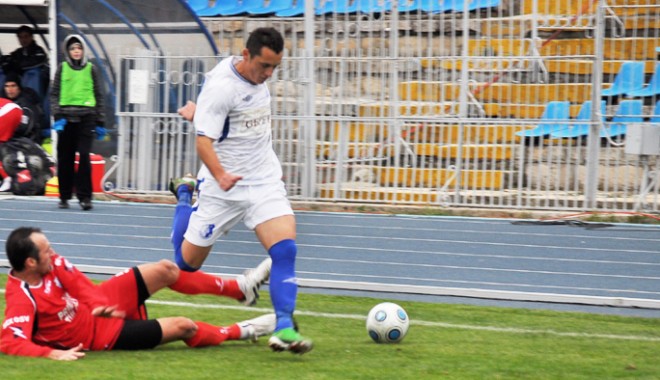 FC Farul: Ori batem, ori s-a terminat cu promovarea! - farul-1320421361.jpg