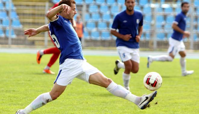 Fotbal / FC Farul a pierdut meciul cu ACS Berceni, scor 2-4 - farul-1430578520.jpg