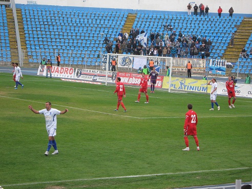 Sâmbătă, FC Farul atacă Delta Tulcea - farul11-1345238138.jpg