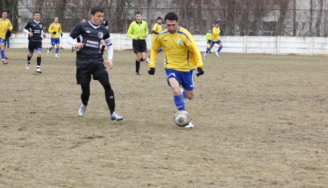 Fotbal / FC Farul - Callatis Mangalia 2-0, în meci amical (GALERIE FOTO) - farul2-1330852476.jpg