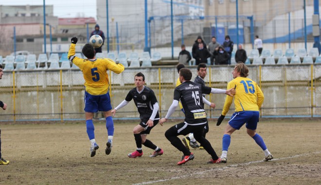 Fotbal / FC Farul - Callatis Mangalia 2-0, în meci amical (GALERIE FOTO) - farul4-1330852501.jpg