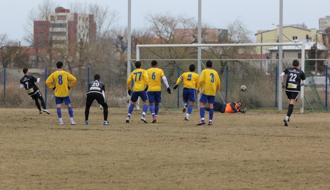 Fotbal / FC Farul - Callatis Mangalia 2-0, în meci amical (GALERIE FOTO) - farul6-1330852545.jpg