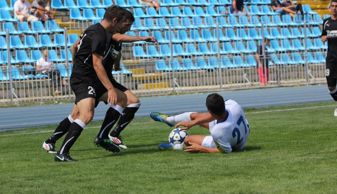 FOTBALIȘTI PUȘI PE LIBER DE FC FARUL. CINE E PE LISTĂ? - farulsportulstudentesc13-1355735231.jpg