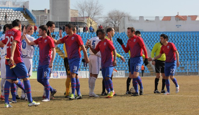 Steaua joacă, astăzi, cu Copenhaga în Liga Europa - farulsteaua75-1349298946.jpg