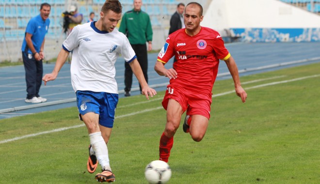 FOTBAL, Liga II. FARUL a pierdut la SLOBOZIA cu 2-0 - farulunireatarlugeni14-1381323617.jpg