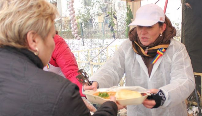 Fasole cu cârnați, de 1 Decembrie, în parcurile din Constanța - fasole-1574970775.jpg