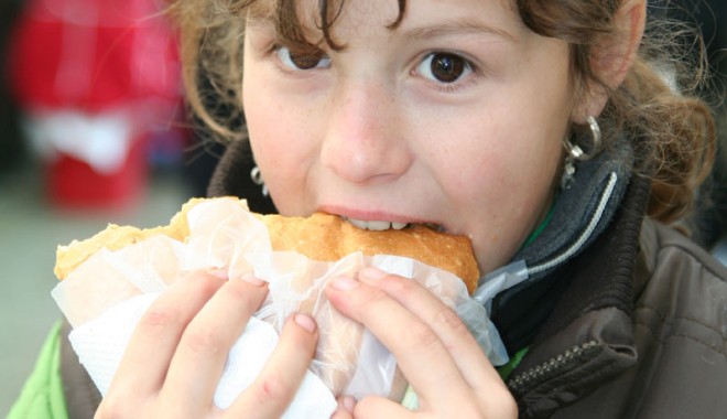 Efectele nocive ale alimentelor fast - food - fastfood-1358269140.jpg
