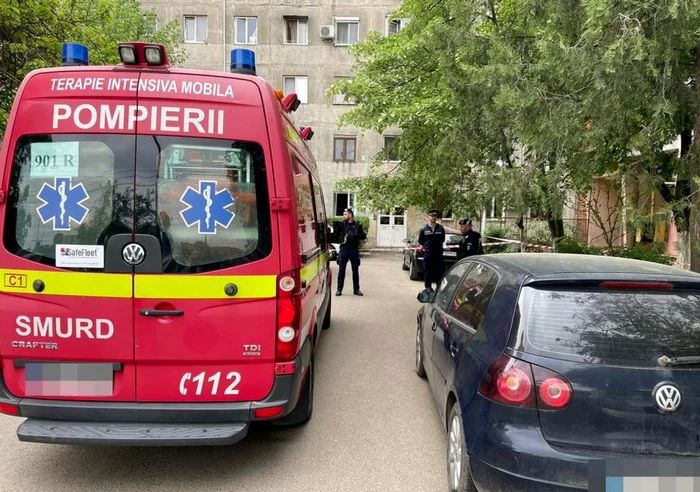 Moarte suspectă: O fată de 15 ani a murit după ce a căzut de la etajul 8 al unui bloc, în timpul unei petreceri