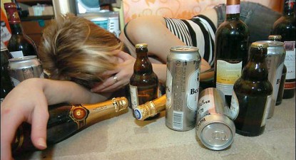 Alcoolul stimulează promiscuitatea la vârste fragede - fb19cd16b3d02a384fadb1100113b41e.jpg