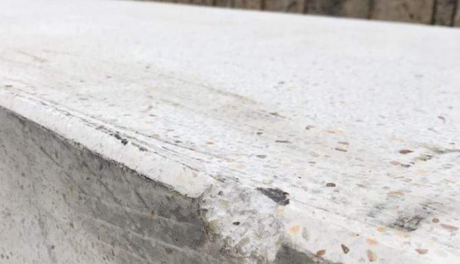 Băncile amplasate zilele trecute în Parcul de la Casa de Cultură, VANDALIZATE - fbimg1541699431015-1541699463.jpg