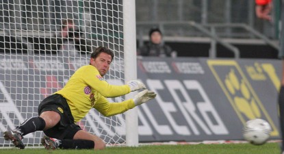 Portarul Borussiei Dortmund, bătut într-un restaurant - fc5814ffb34275ce8c055f0231d3477a.jpg