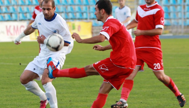 FC Farul, înfrângere (1-2) la Tărlungeni - fcfarulacsberceni15-1385315449.jpg
