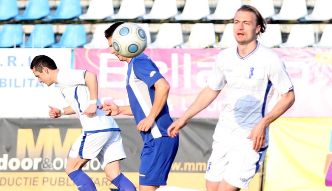 Pătulea a salvat Farul de la înfrângere în meciul cu Astra II - fcfarulcsotopeni19-1333569022.jpg