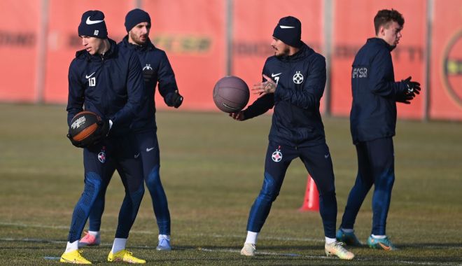 FCSB a plecat în cantonamentul din Turcia. Două amicale pentru elevii lui Mihai Pintilii - fcsbcantonament-1673181780.jpg