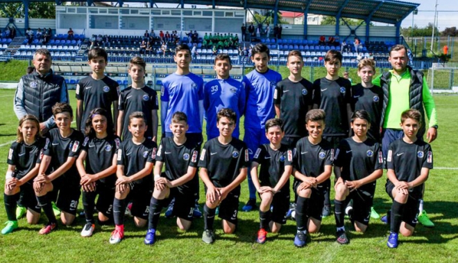 FC Viitorul 2004, laureată  la Dolphin Cup 2017 - fcviitorul-1495459291.jpg