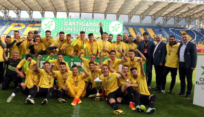 Un nou trofeu ajunge la Constanța! FC Viitorul U19 a cucerit Cupa României - fcviitorul-1495982890.jpg