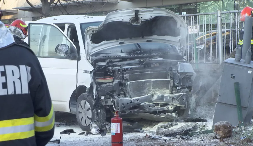 Femeie rănită grav, după ce un şofer a intrat cu maşina pe trotuar - fe1udksuvq83o-1767090218.webp