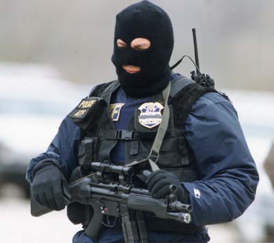Focuri de armă în fața Congresului, la Washington - federalagent2-1428784759.jpg