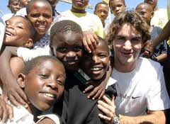 Federer îi ajută pe copiii din Malawi - federer-1310505299.jpg
