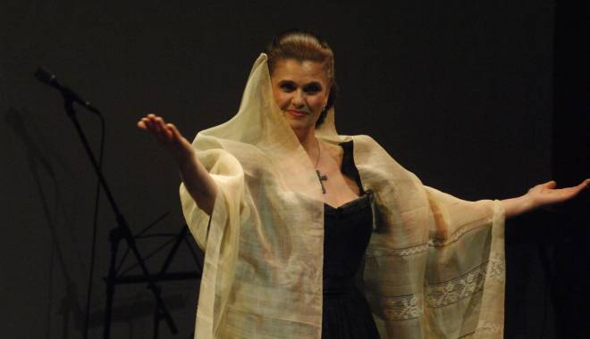 Soprana Felicia Filip, premiată pentru rezultate deosebite - feliciafilip-1435349130.jpg