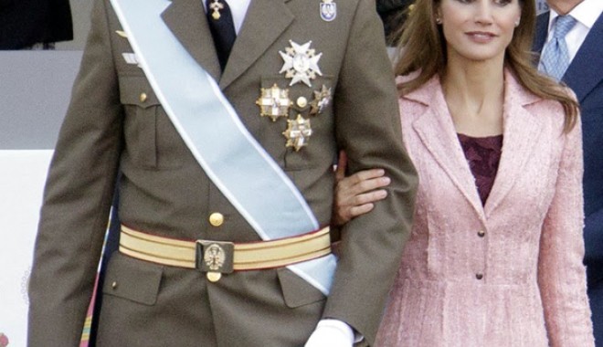 Prințul Felipe a prezidat parada militară de Ziua Națională a Spaniei - felipe-1381664764.jpg