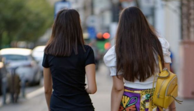 Este ALERTĂ în Bucureşti! Bărbat care înțeapă femeile pe stradă, căutat de poliţişti