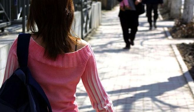 Un bărbat a fost arestat după ce a agresat sexual mai multe femei pe stradă - femeie-1528268544.jpg