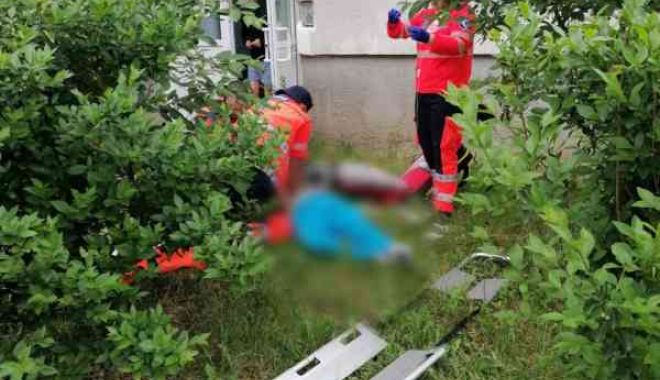 O femeie și-a pierdut viața după ce a căzut de la etajul patru al unui bloc - femeiebistrita-1684931798.jpeg