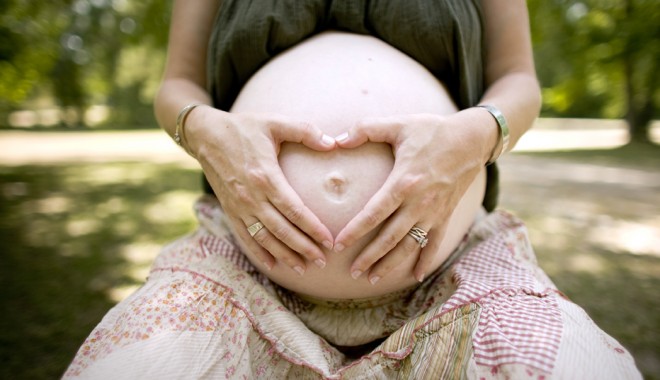 Cum afectează fibromul uterin o sarcină - femeiegravidainsarcinataburta-1358269103.jpg