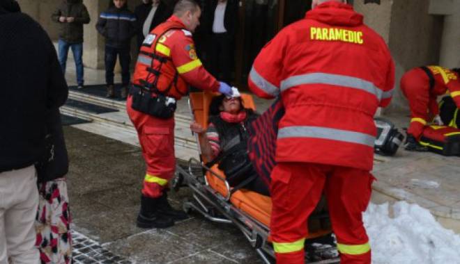 Clipe de groază, în plină zi. Femeie mutilată de concubin, cu o șurubelniță și un cutter - femeiemutilata354917500-1452013203.jpg
