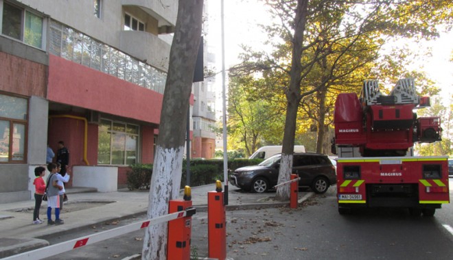 Femeie sechestrată în propriul apartament, în Constanța. Iată ce a pățit - femeiesechestrataapartamentconst-1412618318.jpg