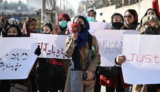Femeile afgane, protest la Kabul. „Progresele făcute de-a lungul anilor au dispărut şi viitorul pare nesigur” - femeile-afgane-1692091235.jpg