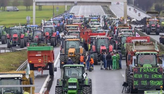 MAE, atenţionare de călătorie pentru Franţa: Posibile blocaje ale accesului în Paris şi în alte zone din Franţa, din cauza protestelor fermierilor - fermieri-1706461968.jpg