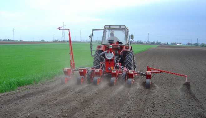 Fermierii constănțeni extind suprafața cultivată cu grâu - fermieriiconstanteni-1413988077.jpg