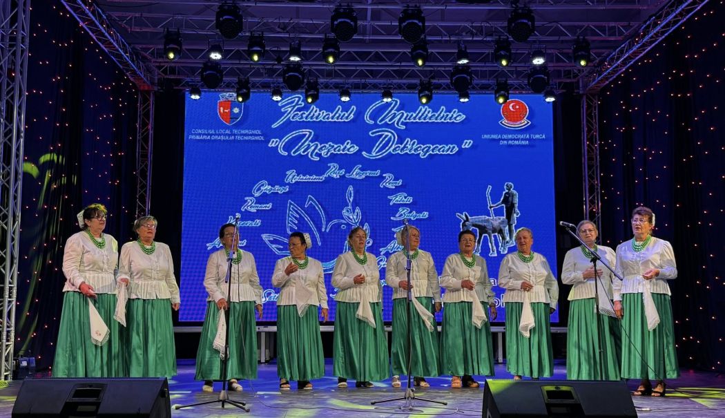 Muzică şi voie bună la Festivalul Multietnic „Mozaic Dobrogean”, de la Techirghiol organizat de UDTR
