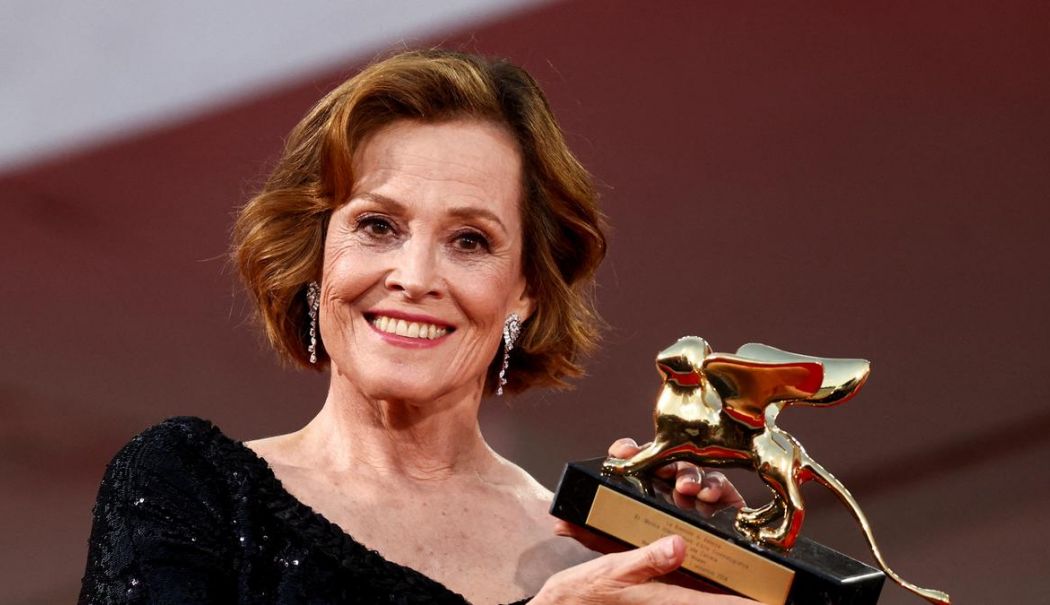 Actriţa americană Sigourney Weaver a fost premiată cu Leul de Aur onorific, la Veneția