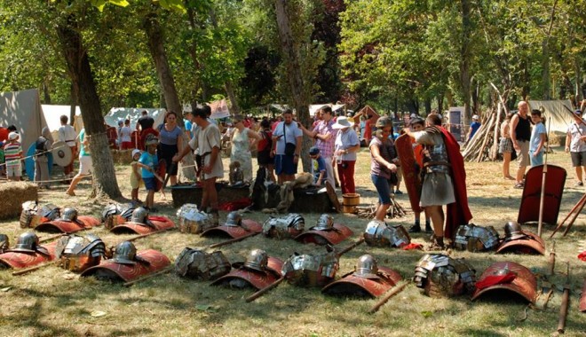 Astăzi va avea loc ceremonia de închidere a Festivalului Antic Tomis - festivalantic-1376814694.jpg