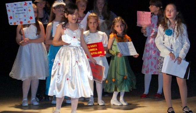 Care sunt premiile la Festivalul Mangalia-Art - festivalmangalia-1331657658.jpg