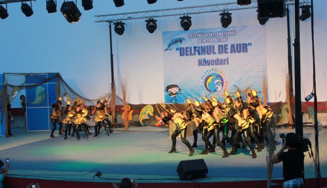 Începe Festivalul 