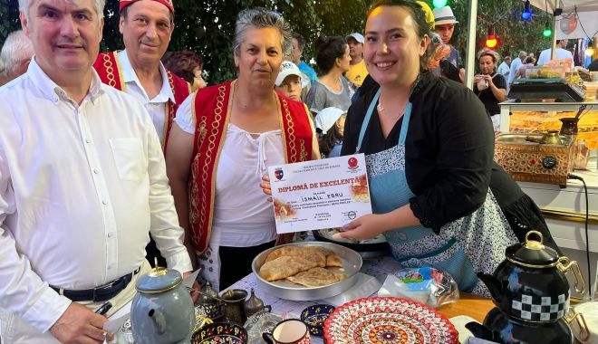 Surpriză oferită turiștilor din Techirghiol, la prima ediție a festivalului plăcintelor - festivalulplacintelor2-1658749023.jpg