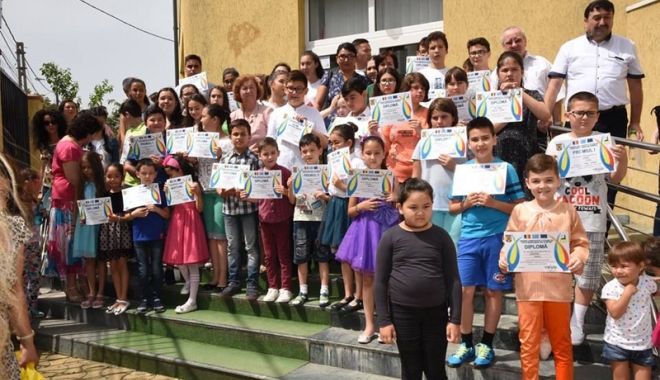 Festivitate de încheiere a cursurilor la Școala Comunitară - festivitatedeincheiere-1466430135.jpg