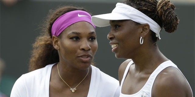 Președintele federației ruse de tenis, sancționat pentru insulte la adresa surorilor Williams - fete-1413624452.jpg