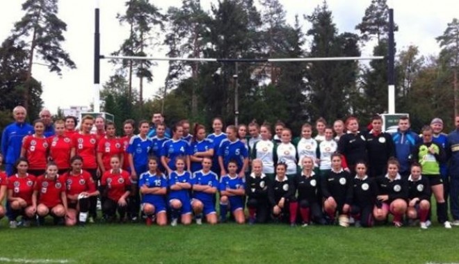 Rugby, FRR. Poli Iasi își menține poziția de lider în clasamentul rugby 7 feminin - fete7s-1379328873.jpg