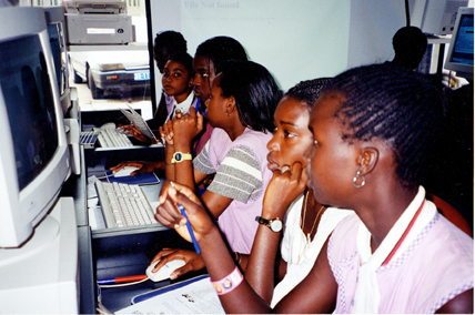 O treime dintre elevele din Africa de Sud sunt infectate cu HIV - feteafricahiv-1363347126.jpg